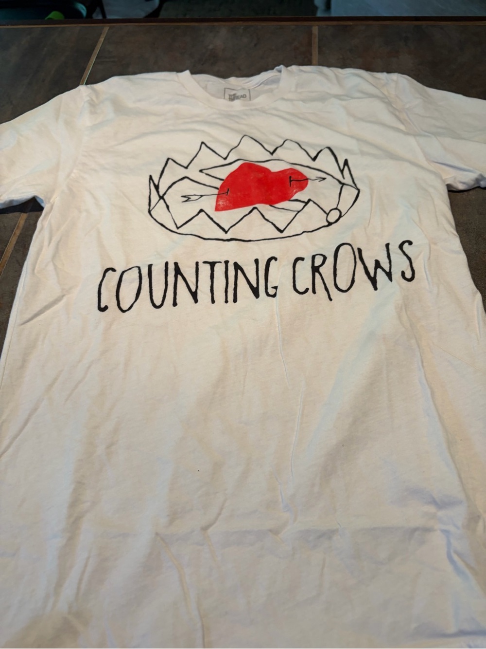 Counting Crows Graphic Short Sleeve Tee in White with Red Heart - size Small